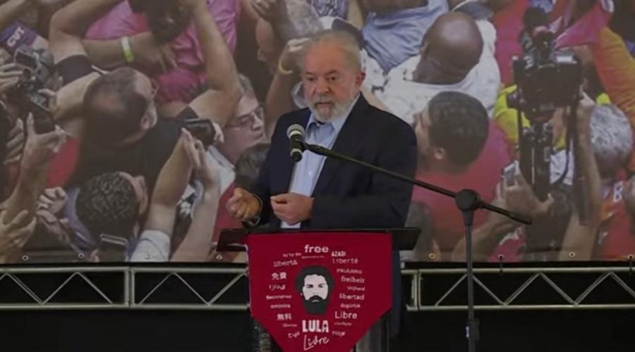 [“Fui vítima da maior mentira jurídica contada em 500 anos de história do Brasil”, diz Lula em coletiva]