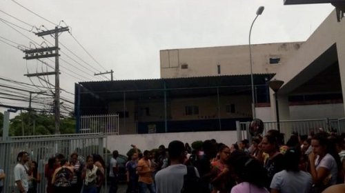 [Vídeo: operadores de telemarketing temem pelo coronavírus e protestam em Salvador]